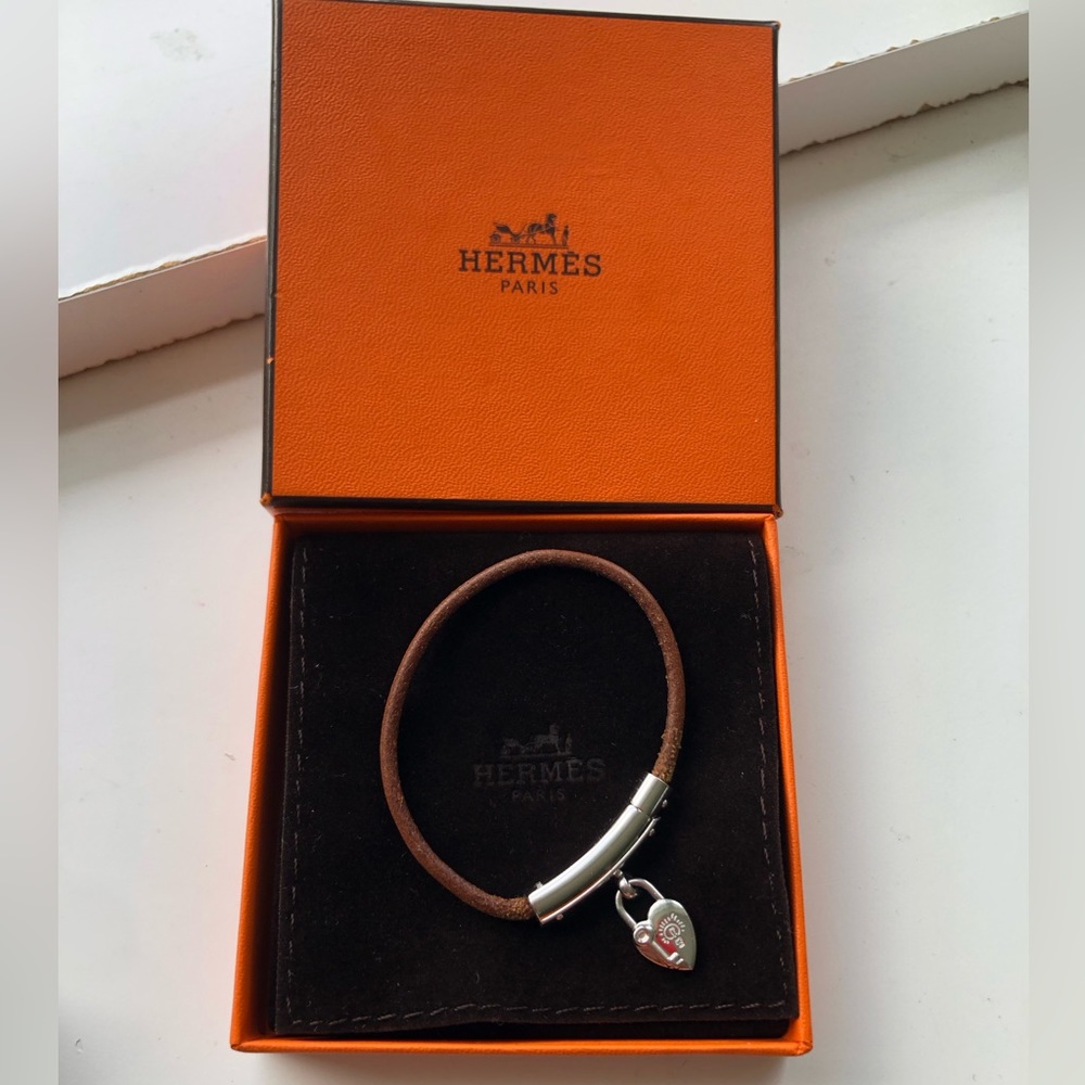 Hermes rare special edition heart charm bracelet, Host Pick 🙌🏻!